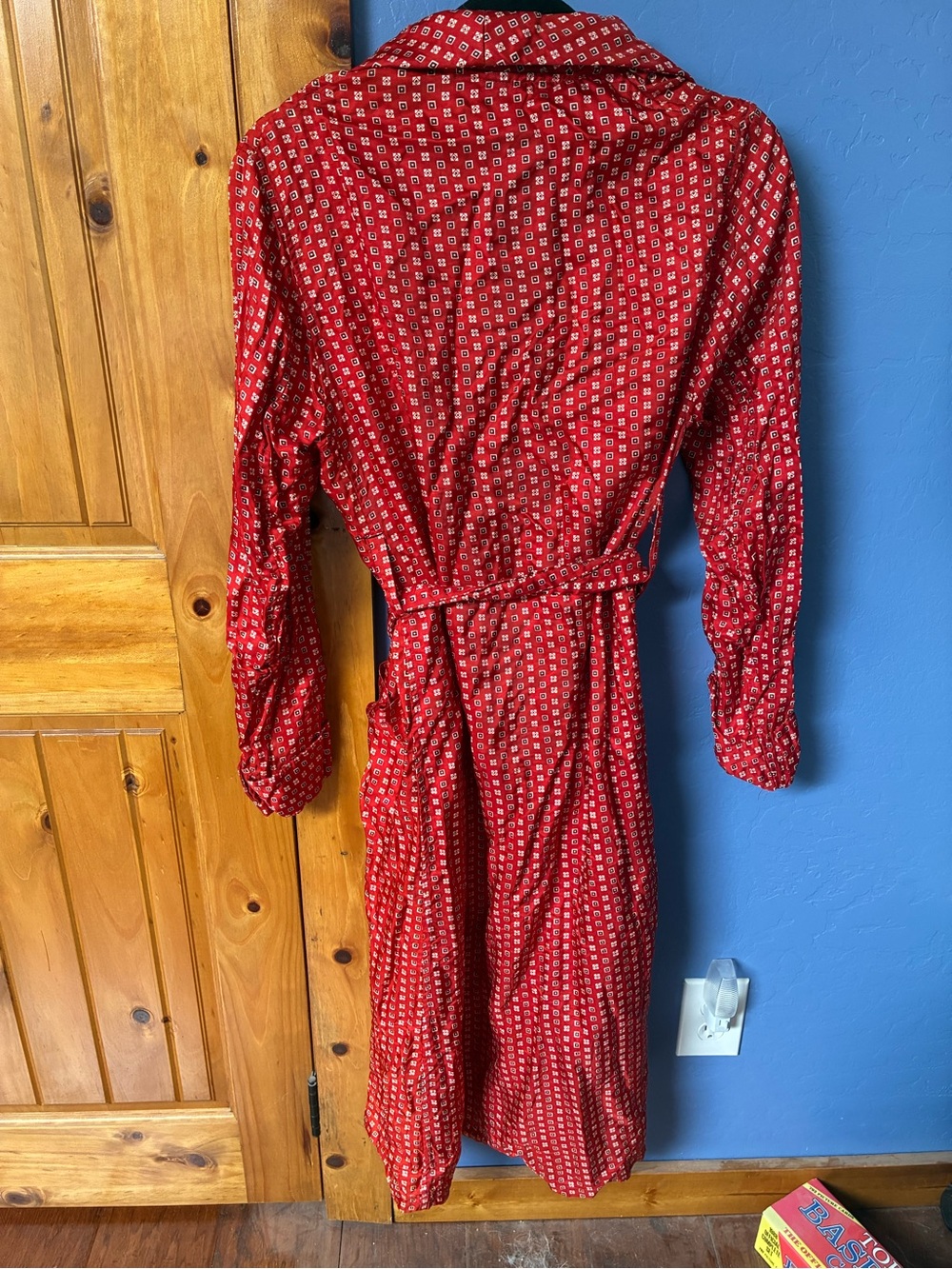 Vintage Red Patterned Women's Robe - Picture 3 of 4